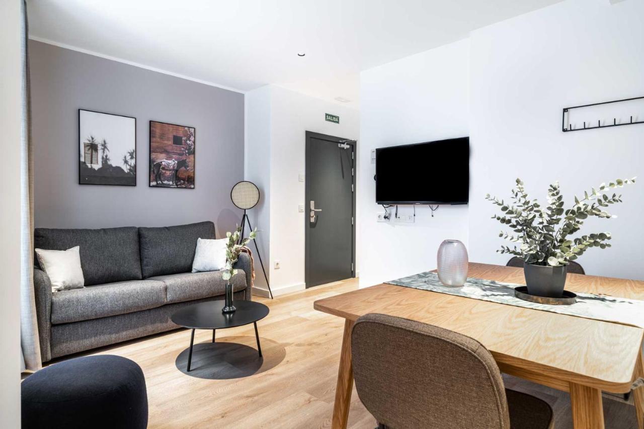 Limehome Calle Granada Siviglia